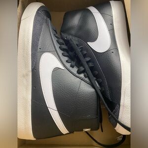 Nike Blazer Mid 77